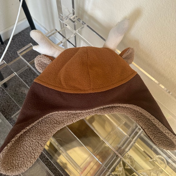 GUC Gap Antlers beanie - Picture 1 of 4